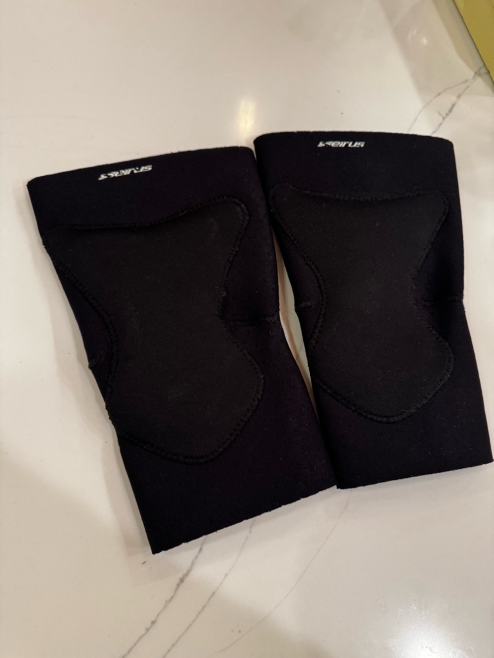 Seirus 5340 Hyperflex Super Padded Knee Brace